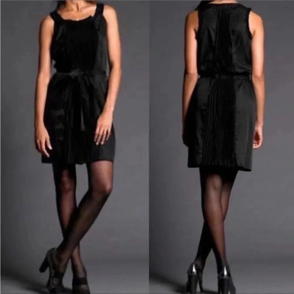 BANANA REPUBLIC MONOGRAM BLACK MINI DRESS SIZE 8 WITH PLEATS IN FRONT AND BACK - Picture 1 of 10